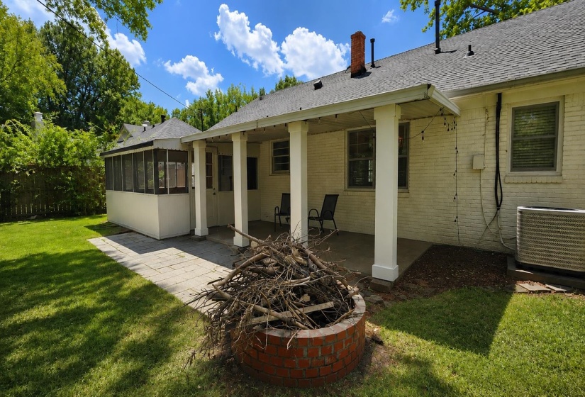 296 WHITE STATION RD, Memphis, Tennessee 38117, 3 Bedroom Bedrooms, 6 Room Rooms,2 BathroomBathrooms,Residential,For Sale,WHITE STATION,0,10228568