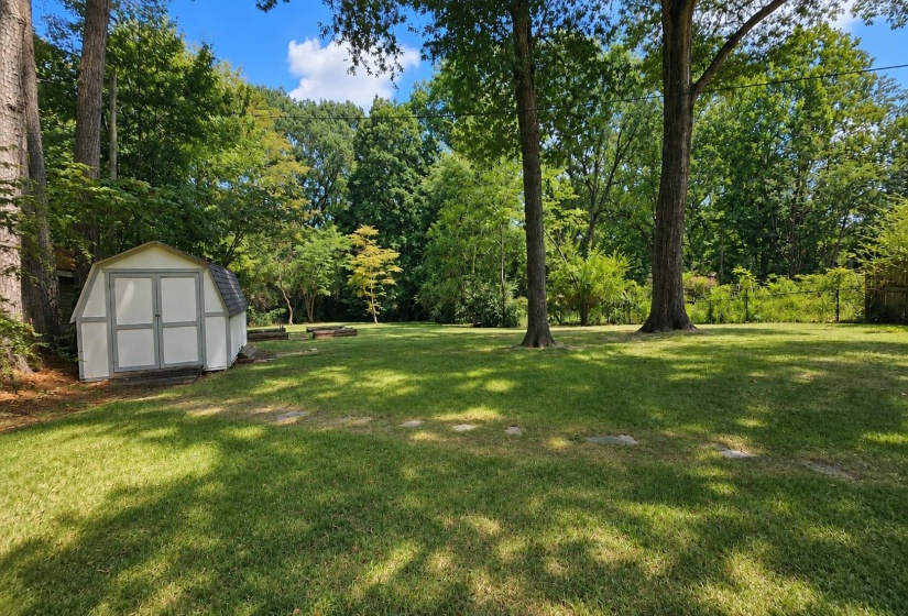 296 WHITE STATION RD, Memphis, Tennessee 38117, 3 Bedroom Bedrooms, 6 Room Rooms,2 BathroomBathrooms,Residential,For Sale,WHITE STATION,0,10228568