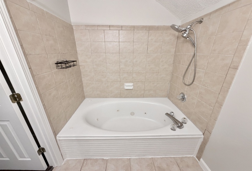 474 QUAIL CREST DR, Collierville, Tennessee 38017, 5 Bedroom Bedrooms, 10 Room Rooms,3 BathroomBathrooms,Residential,For Sale,QUAIL CREST,0,10228572