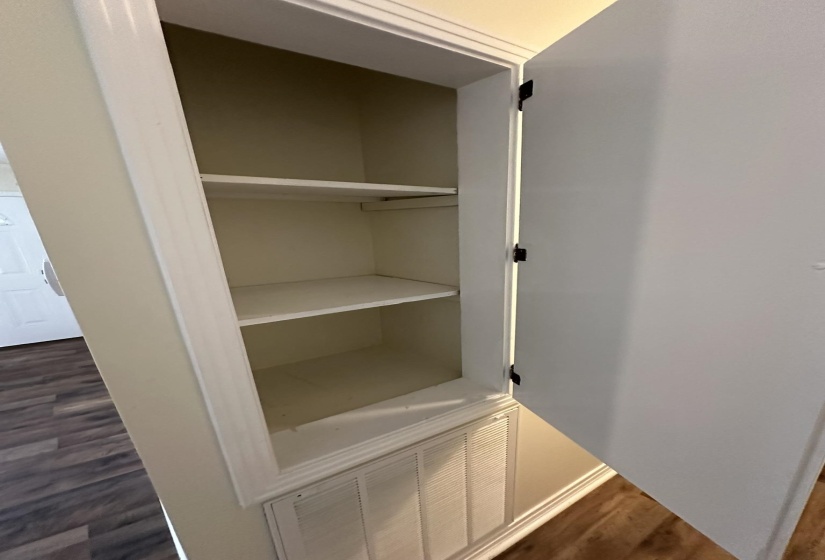 320 CEDAR COVE LN, Savannah, Tennessee 38372, 3 Bedroom Bedrooms, 8 Room Rooms,2 BathroomBathrooms,Residential,For Sale,CEDAR COVE,0,10228575