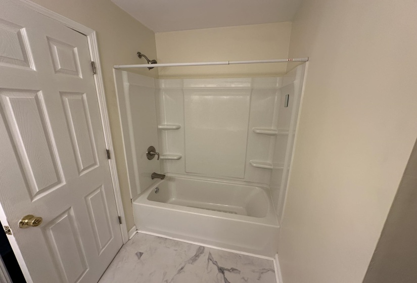 320 CEDAR COVE LN, Savannah, Tennessee 38372, 3 Bedroom Bedrooms, 8 Room Rooms,2 BathroomBathrooms,Residential,For Sale,CEDAR COVE,0,10228575