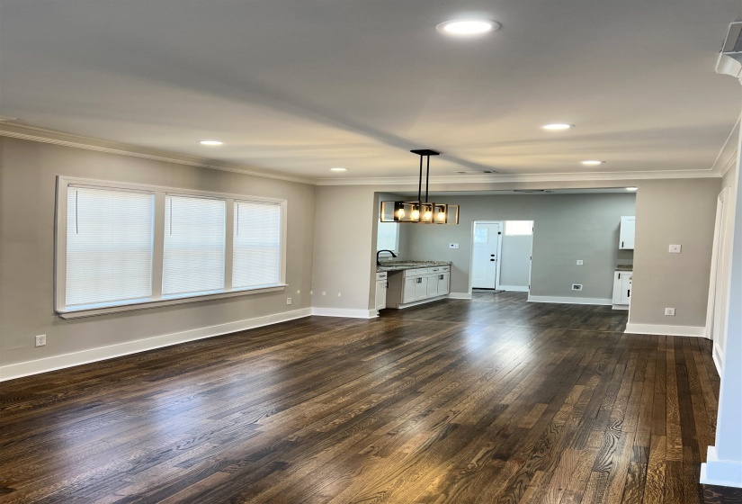 2115 HALLWOOD DR, Memphis, Tennessee 38107, 3 Bedroom Bedrooms, 9 Room Rooms,2 BathroomBathrooms,Residential,For Sale,HALLWOOD,0,10228576