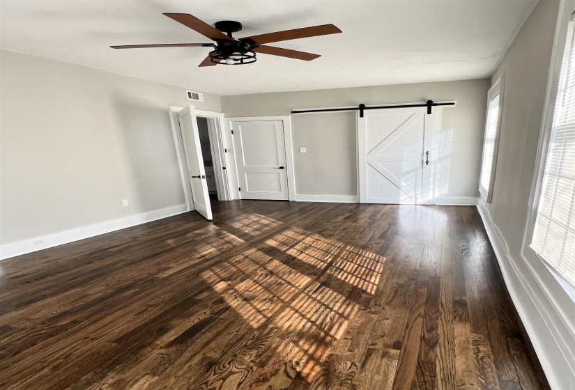 2115 HALLWOOD DR, Memphis, Tennessee 38107, 3 Bedroom Bedrooms, 9 Room Rooms,2 BathroomBathrooms,Residential,For Sale,HALLWOOD,0,10228576