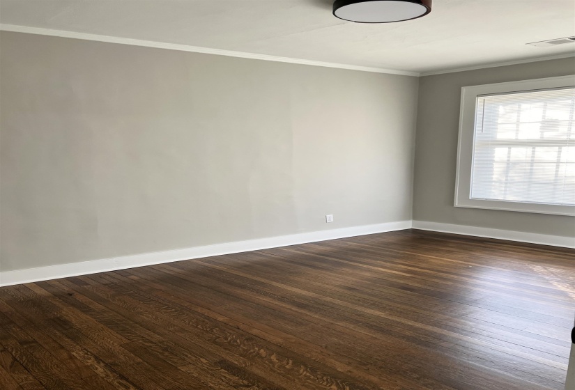 2115 HALLWOOD DR, Memphis, Tennessee 38107, 3 Bedroom Bedrooms, 9 Room Rooms,2 BathroomBathrooms,Residential,For Sale,HALLWOOD,0,10228576