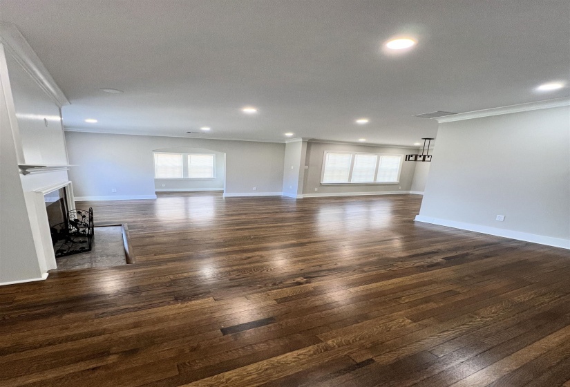 2115 HALLWOOD DR, Memphis, Tennessee 38107, 3 Bedroom Bedrooms, 9 Room Rooms,2 BathroomBathrooms,Residential,For Sale,HALLWOOD,0,10228576