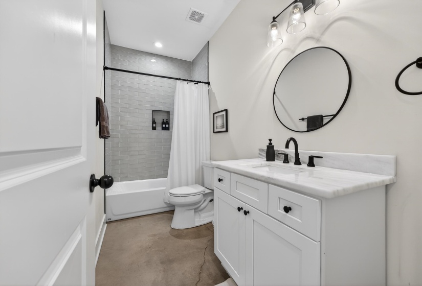 668 HAWTHORNE ST, Memphis, Tennessee 38107, 4 Bedroom Bedrooms, 6 Room Rooms,2 BathroomBathrooms,Residential,For Sale,HAWTHORNE,0,10228581