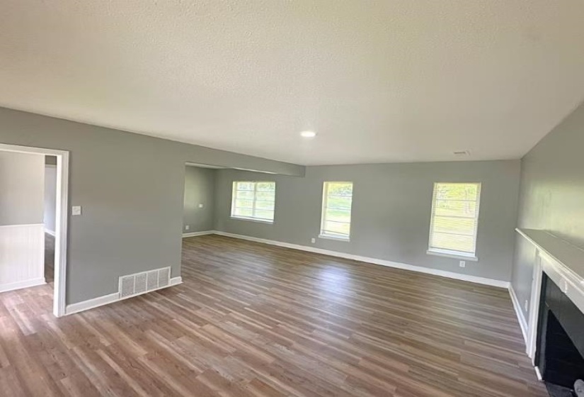 964 WINCHESTER RD, Memphis, Tennessee 38116, 4 Bedroom Bedrooms, 7 Room Rooms,2 BathroomBathrooms,Residential,For Sale,WINCHESTER,0,10228582
