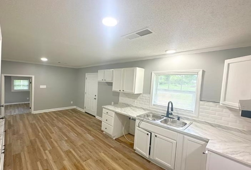 964 WINCHESTER RD, Memphis, Tennessee 38116, 4 Bedroom Bedrooms, 7 Room Rooms,2 BathroomBathrooms,Residential,For Sale,WINCHESTER,0,10228582