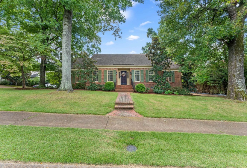 4611 SHADY GROVE RD, Memphis, Tennessee 38117, 3 Bedroom Bedrooms, 8 Room Rooms,2.1 BathroomBathrooms,Residential,For Sale,SHADY GROVE,0,10228513