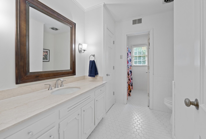 4611 SHADY GROVE RD, Memphis, Tennessee 38117, 3 Bedroom Bedrooms, 8 Room Rooms,2.1 BathroomBathrooms,Residential,For Sale,SHADY GROVE,0,10228513