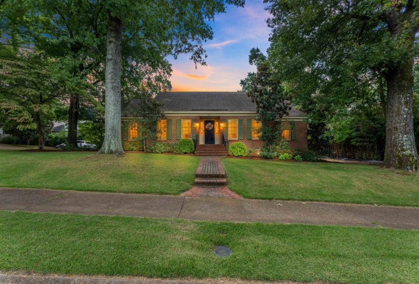 4611 SHADY GROVE RD, Memphis, Tennessee 38117, 3 Bedroom Bedrooms, 8 Room Rooms,2.1 BathroomBathrooms,Residential,For Sale,SHADY GROVE,0,10228513