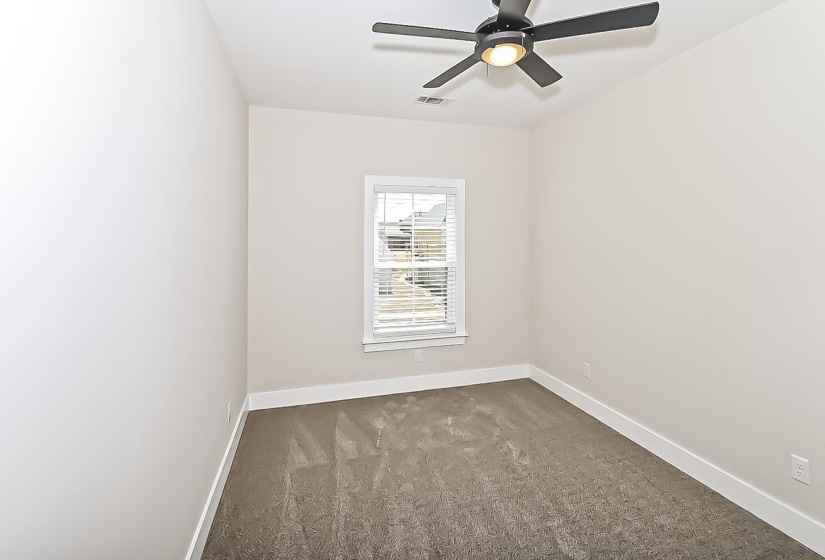 156 HERITAGE LAKE DR, Memphis, Tennessee 38109, 5 Bedroom Bedrooms, 14 Room Rooms,2.2 BathroomBathrooms,Residential,For Sale,HERITAGE LAKE,0,10228586