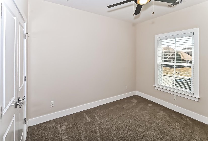 156 HERITAGE LAKE DR, Memphis, Tennessee 38109, 5 Bedroom Bedrooms, 14 Room Rooms,2.2 BathroomBathrooms,Residential,For Sale,HERITAGE LAKE,0,10228586