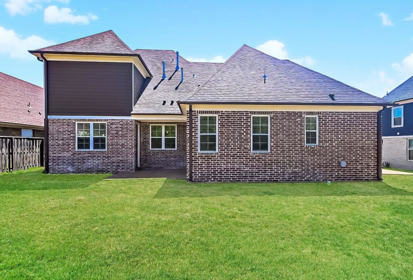 156 HERITAGE LAKE DR, Memphis, Tennessee 38109, 5 Bedroom Bedrooms, 14 Room Rooms,2.2 BathroomBathrooms,Residential,For Sale,HERITAGE LAKE,0,10228586
