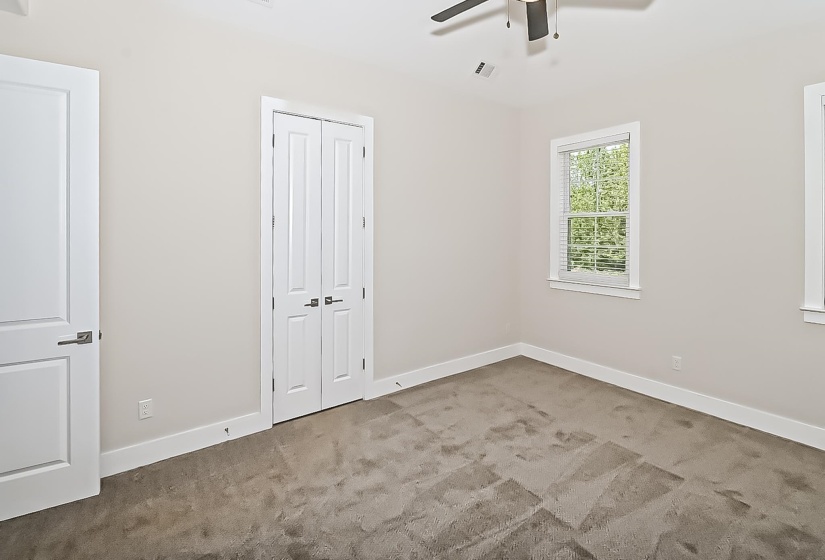 156 HERITAGE LAKE DR, Memphis, Tennessee 38109, 5 Bedroom Bedrooms, 14 Room Rooms,2.2 BathroomBathrooms,Residential,For Sale,HERITAGE LAKE,0,10228586