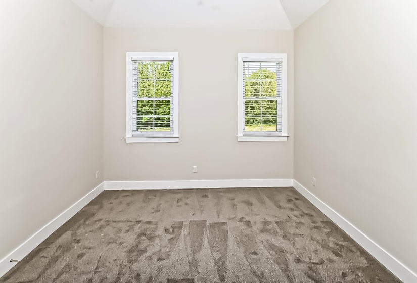 156 HERITAGE LAKE DR, Memphis, Tennessee 38109, 5 Bedroom Bedrooms, 14 Room Rooms,2.2 BathroomBathrooms,Residential,For Sale,HERITAGE LAKE,0,10228586