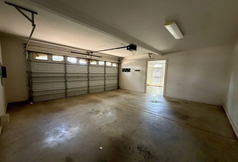 9325 BEAVER VALLEY LN, Cordova, Tennessee 38018, 5 Bedroom Bedrooms, 9 Room Rooms,3.1 BathroomBathrooms,Residential,For Sale,BEAVER VALLEY,0,10228593