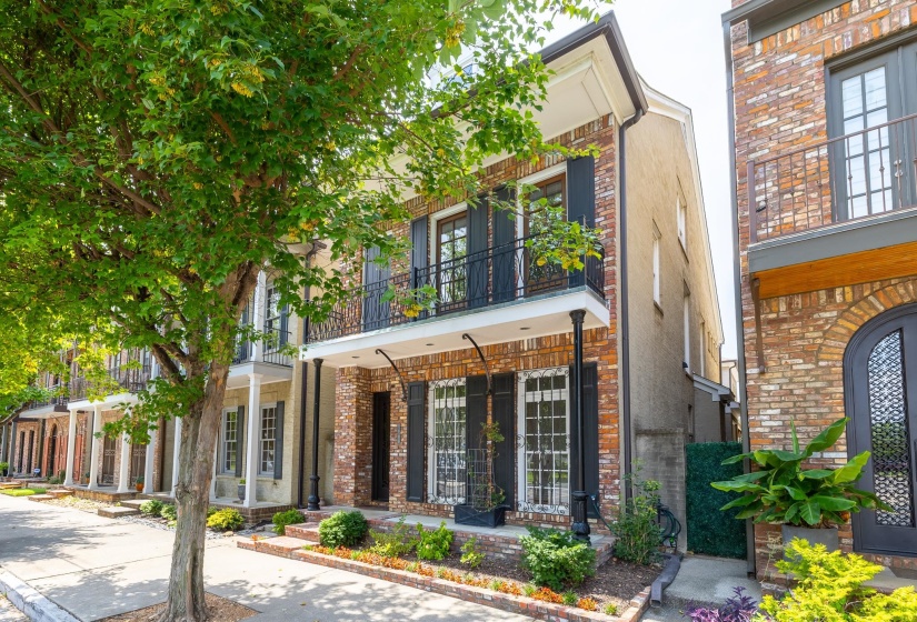 621 FRONT ST, Memphis, Tennessee 38103, 4 Bedroom Bedrooms, 7 Room Rooms,4 BathroomBathrooms,Residential,For Sale,FRONT,0,10228601