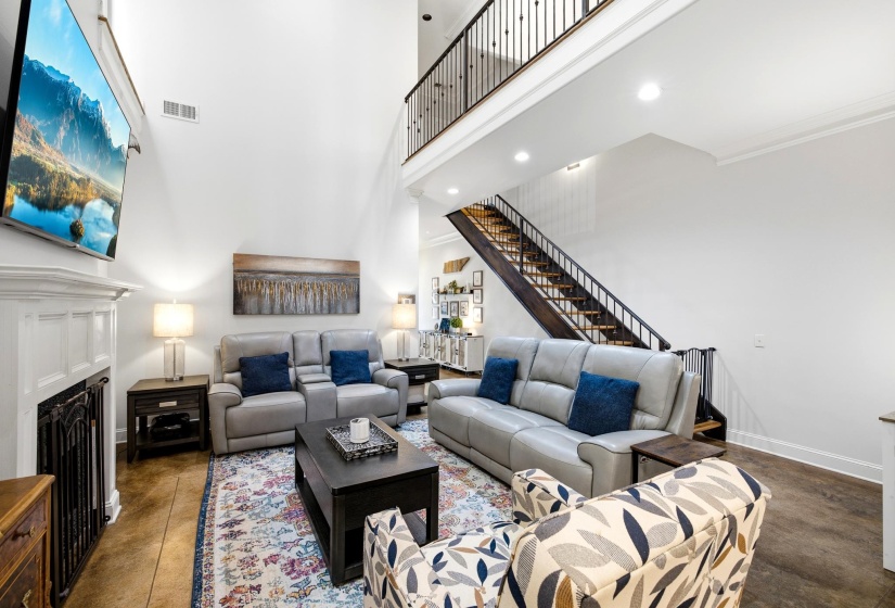 621 FRONT ST, Memphis, Tennessee 38103, 4 Bedroom Bedrooms, 7 Room Rooms,4 BathroomBathrooms,Residential,For Sale,FRONT,0,10228601