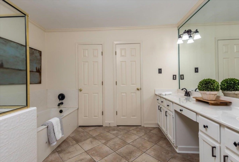 8472 DONEGAL CV, Germantown, Tennessee 38139, 3 Bedroom Bedrooms, 6 Room Rooms,2.1 BathroomBathrooms,Residential,For Sale,DONEGAL,0,10228603