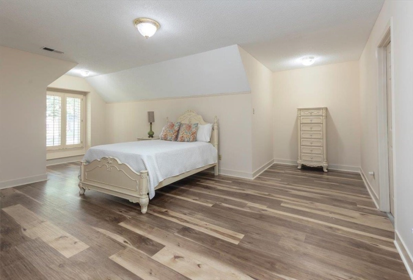8472 DONEGAL CV, Germantown, Tennessee 38139, 3 Bedroom Bedrooms, 6 Room Rooms,2.1 BathroomBathrooms,Residential,For Sale,DONEGAL,0,10228603