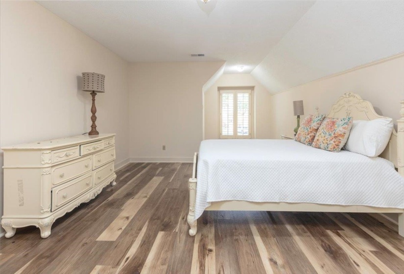 8472 DONEGAL CV, Germantown, Tennessee 38139, 3 Bedroom Bedrooms, 6 Room Rooms,2.1 BathroomBathrooms,Residential,For Sale,DONEGAL,0,10228603
