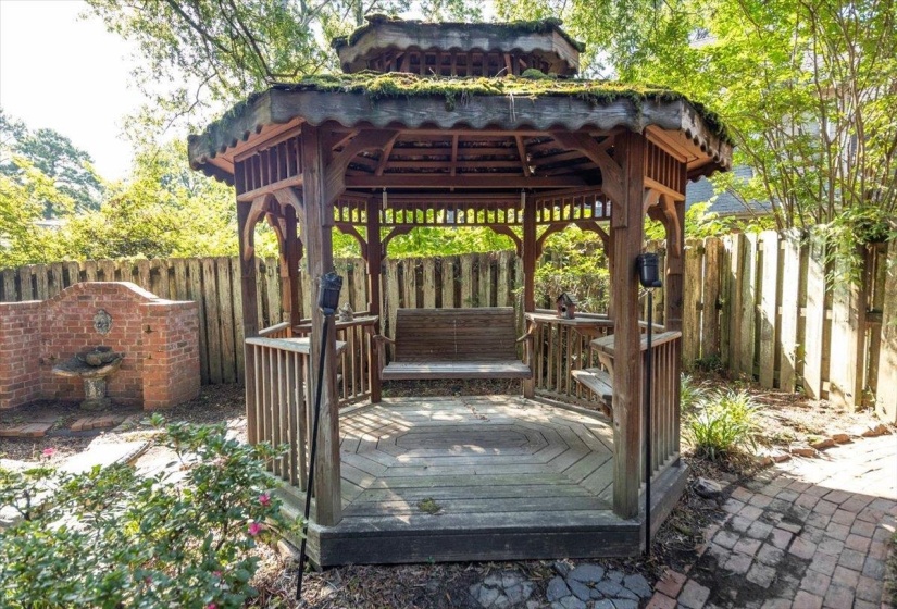 8472 DONEGAL CV, Germantown, Tennessee 38139, 3 Bedroom Bedrooms, 6 Room Rooms,2.1 BathroomBathrooms,Residential,For Sale,DONEGAL,0,10228603