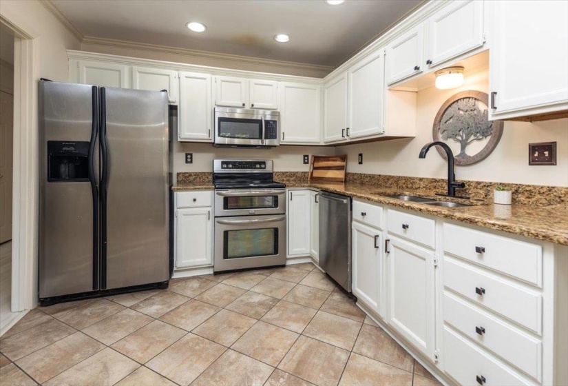 8472 DONEGAL CV, Germantown, Tennessee 38139, 3 Bedroom Bedrooms, 6 Room Rooms,2.1 BathroomBathrooms,Residential,For Sale,DONEGAL,0,10228603