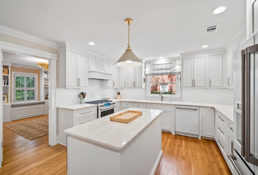 98 GROVE PARK ST, Memphis, Tennessee 38117, 5 Bedroom Bedrooms, 9 Room Rooms,3 BathroomBathrooms,Residential,For Sale,GROVE PARK,0,10228605