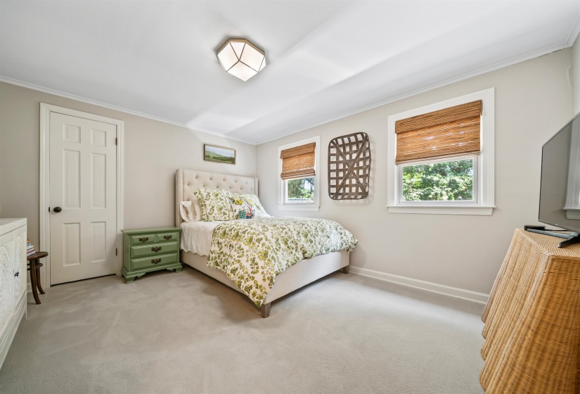 98 GROVE PARK ST, Memphis, Tennessee 38117, 5 Bedroom Bedrooms, 9 Room Rooms,3 BathroomBathrooms,Residential,For Sale,GROVE PARK,0,10228605