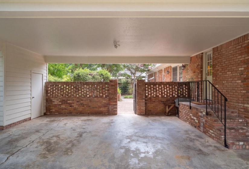 98 GROVE PARK ST, Memphis, Tennessee 38117, 5 Bedroom Bedrooms, 9 Room Rooms,3 BathroomBathrooms,Residential,For Sale,GROVE PARK,0,10228605
