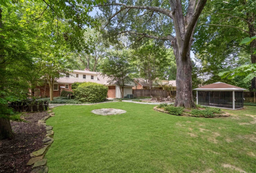 98 GROVE PARK ST, Memphis, Tennessee 38117, 5 Bedroom Bedrooms, 9 Room Rooms,3 BathroomBathrooms,Residential,For Sale,GROVE PARK,0,10228605