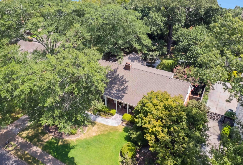 98 GROVE PARK ST, Memphis, Tennessee 38117, 5 Bedroom Bedrooms, 9 Room Rooms,3 BathroomBathrooms,Residential,For Sale,GROVE PARK,0,10228605