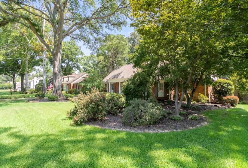 98 GROVE PARK ST, Memphis, Tennessee 38117, 5 Bedroom Bedrooms, 9 Room Rooms,3 BathroomBathrooms,Residential,For Sale,GROVE PARK,0,10228605