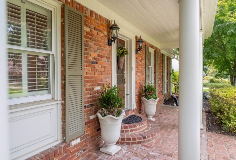 98 GROVE PARK ST, Memphis, Tennessee 38117, 5 Bedroom Bedrooms, 9 Room Rooms,3 BathroomBathrooms,Residential,For Sale,GROVE PARK,0,10228605