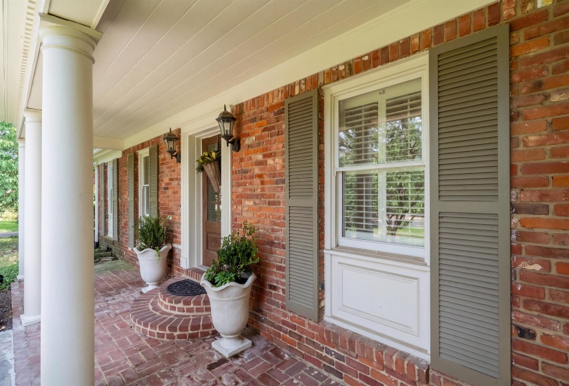 98 GROVE PARK ST, Memphis, Tennessee 38117, 5 Bedroom Bedrooms, 9 Room Rooms,3 BathroomBathrooms,Residential,For Sale,GROVE PARK,0,10228605