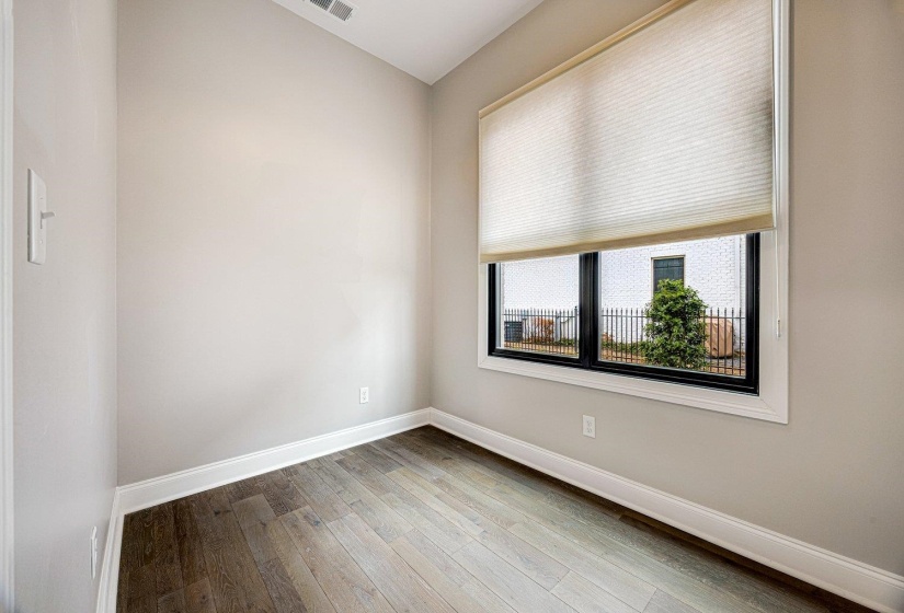 93 TOULOUSE DR, Memphis, Tennessee 38103, 4 Bedroom Bedrooms, 1 Room Rooms,4.1 BathroomBathrooms,Residential,For Sale,TOULOUSE,0,10228606