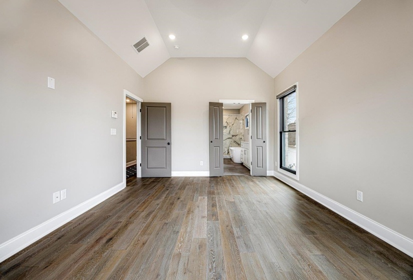 93 TOULOUSE DR, Memphis, Tennessee 38103, 4 Bedroom Bedrooms, 1 Room Rooms,4.1 BathroomBathrooms,Residential,For Sale,TOULOUSE,0,10228606