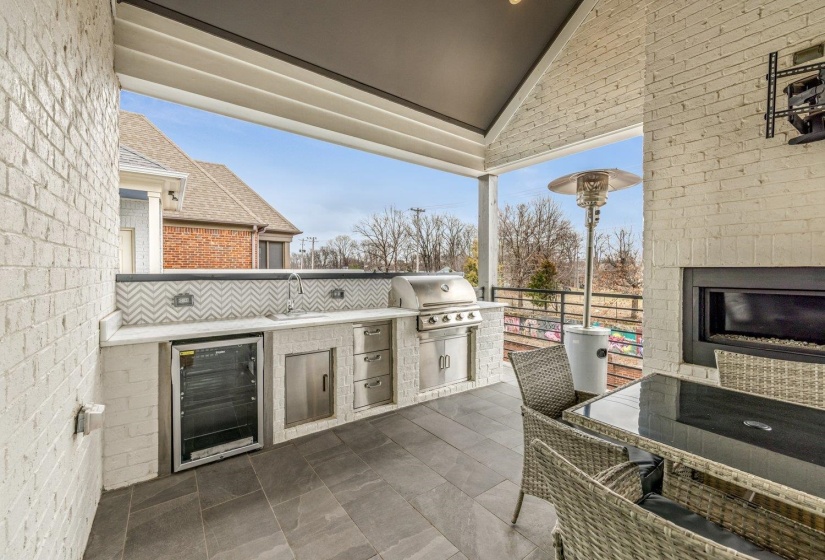 93 TOULOUSE DR, Memphis, Tennessee 38103, 4 Bedroom Bedrooms, 1 Room Rooms,4.1 BathroomBathrooms,Residential,For Sale,TOULOUSE,0,10228606