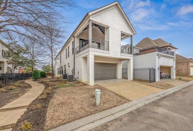93 TOULOUSE DR, Memphis, Tennessee 38103, 4 Bedroom Bedrooms, 1 Room Rooms,4.1 BathroomBathrooms,Residential,For Sale,TOULOUSE,0,10228606