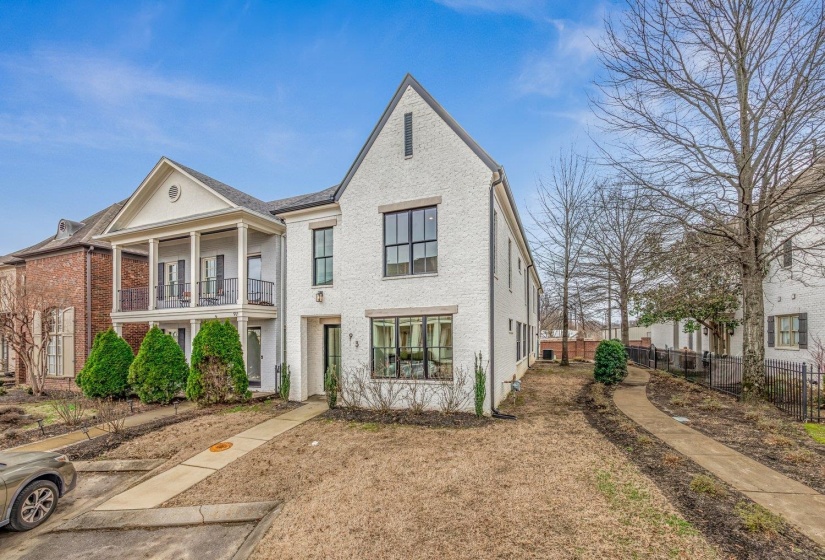 93 TOULOUSE DR, Memphis, Tennessee 38103, 4 Bedroom Bedrooms, 1 Room Rooms,4.1 BathroomBathrooms,Residential,For Sale,TOULOUSE,0,10228606