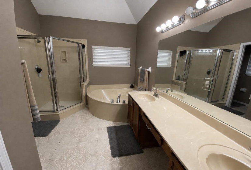 4915 WHITFALL CV, Memphis, Tennessee 38125, 4 Bedroom Bedrooms, 8 Room Rooms,3 BathroomBathrooms,Residential,For Sale,WHITFALL,0,10228608