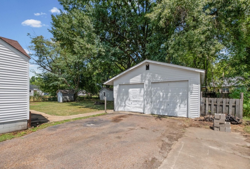 46 CHARLES AVE, Munford, Tennessee 38058, 4 Bedroom Bedrooms, 9 Room Rooms,2 BathroomBathrooms,Residential,For Sale,CHARLES,0,10228618