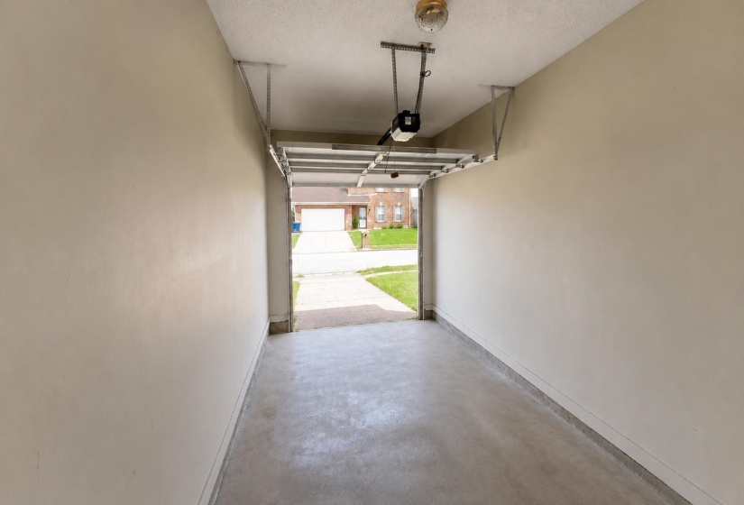 3923 AUTUMN HARVEST LN, Memphis, Tennessee 38125, 3 Bedroom Bedrooms, 6 Room Rooms,2 BathroomBathrooms,Residential,For Sale,AUTUMN HARVEST,0,10228620