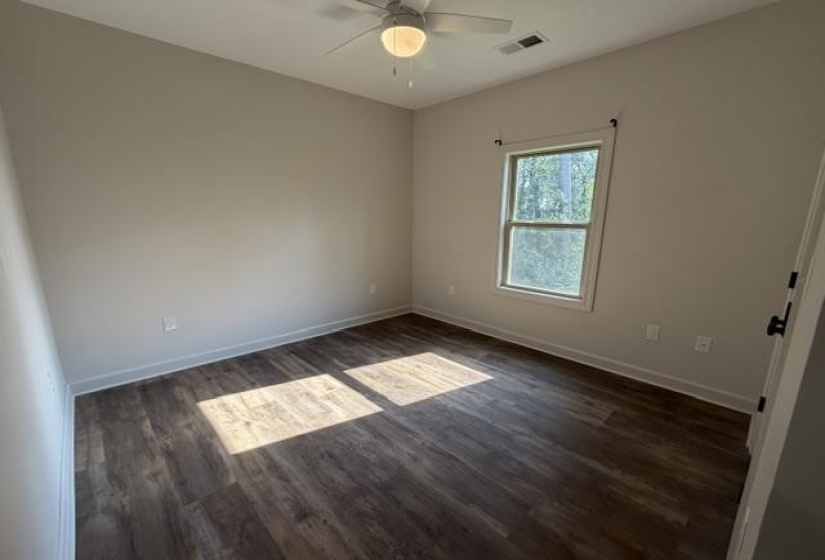 320 HAWTHORNE LN, Savannah, Tennessee 38372, 3 Bedroom Bedrooms, 7 Room Rooms,2 BathroomBathrooms,Residential,For Sale,HAWTHORNE,0,10228624