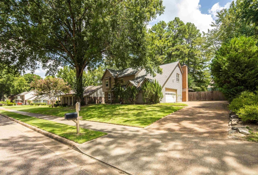 2088 ALLENBY RD, Germantown, Tennessee 38139, 4 Bedroom Bedrooms, 8 Room Rooms,2.1 BathroomBathrooms,Residential,For Sale,ALLENBY,0,10228631