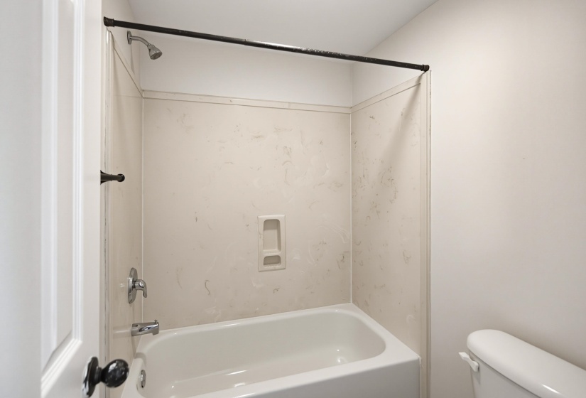 220 MCLEAN BLVD, Memphis, Tennessee 38104, 2 Bedroom Bedrooms, 5 Room Rooms,2 BathroomBathrooms,Residential,For Sale,MCLEAN,0,10228640