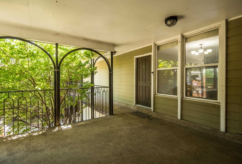 220 MCLEAN BLVD, Memphis, Tennessee 38104, 2 Bedroom Bedrooms, 5 Room Rooms,2 BathroomBathrooms,Residential,For Sale,MCLEAN,0,10228640