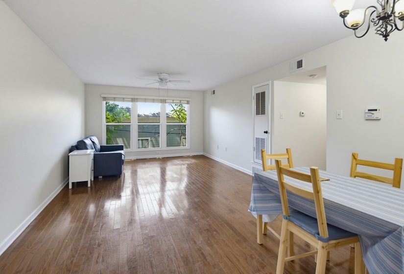 220 MCLEAN BLVD, Memphis, Tennessee 38104, 2 Bedroom Bedrooms, 5 Room Rooms,2 BathroomBathrooms,Residential,For Sale,MCLEAN,0,10228640
