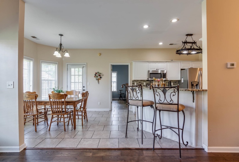951 NESTING WOOD CIR, Memphis, Tennessee 38018, 4 Bedroom Bedrooms, 6 Room Rooms,2 BathroomBathrooms,Residential,For Sale,NESTING WOOD,0,10228646